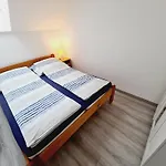 Eszter Koezel A Balatonhoz 5 Fo Reszere Apartament