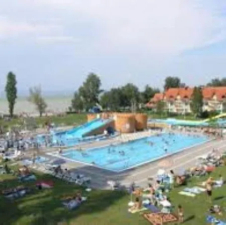 Lejlighed Eszter Koezel A Balatonhoz 5 Fo Reszere *